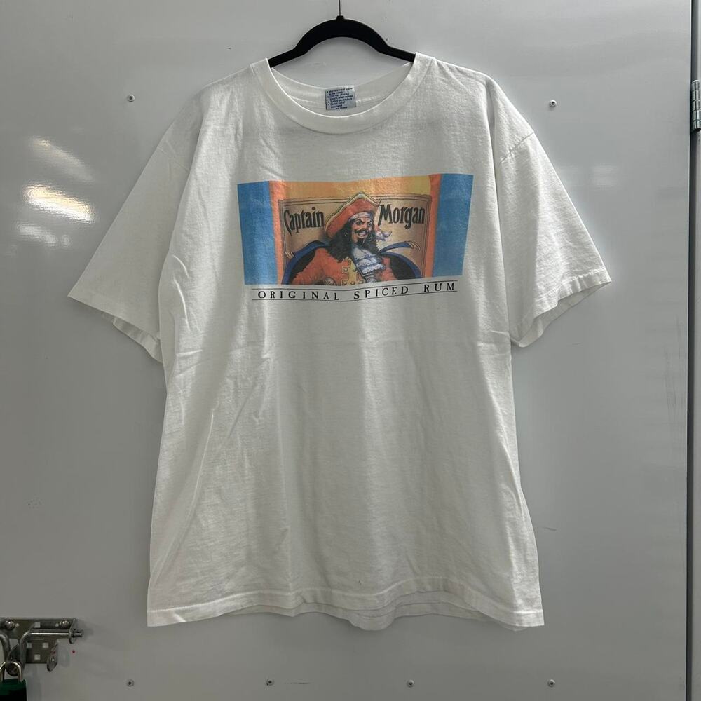 VTG 90s White Captain Morgan spiced rum tee
